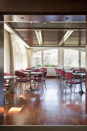 Imagen del bar/restaurante del Hotel Nh Milano 2. Foto 3