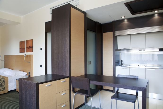 Imagen de los interiores del Hotel Nh Milano 2 Residence. Foto 14