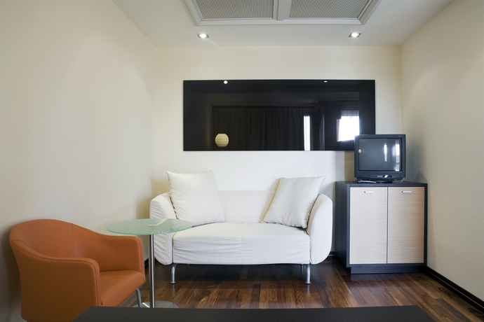 Imagen de los interiores del Hotel Nh Milano 2 Residence. Foto 15