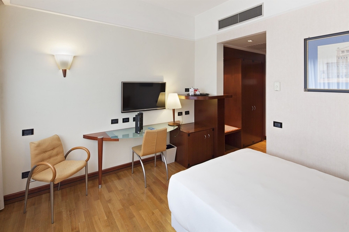 Imagen de la habitación del Hotel Nh Milano Machiavelli. Foto 7