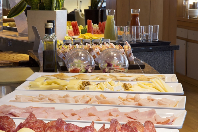 Imagen del bar/restaurante del Hotel Nh Milano Machiavelli. Foto 3