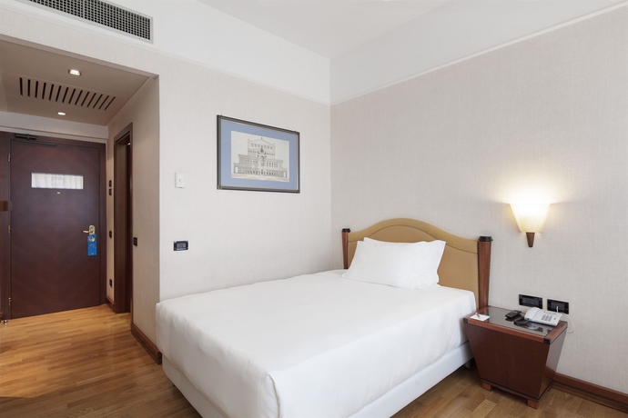 Imagen de la habitación del Hotel Nh Milano Machiavelli. Foto 12