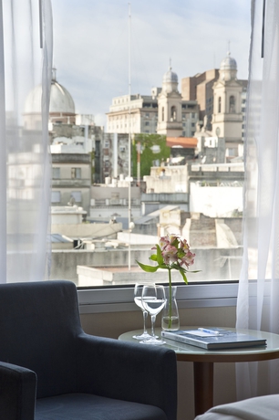 Imagen de la habitación del Hotel Nh Montevideo Columbia. Foto 13