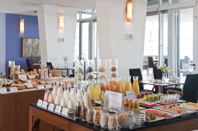 Imagen del bar/restaurante del Hotel Nh Montevideo Columbia. Foto 8