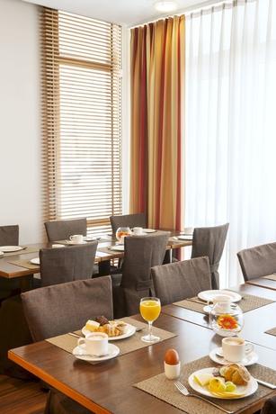 Imagen del bar/restaurante del Hotel Nh Muenchen City Süd. Foto 7