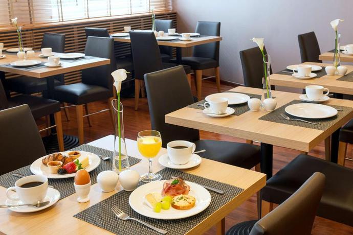 Imagen del bar/restaurante del Hotel Nh München Messe. Foto 5