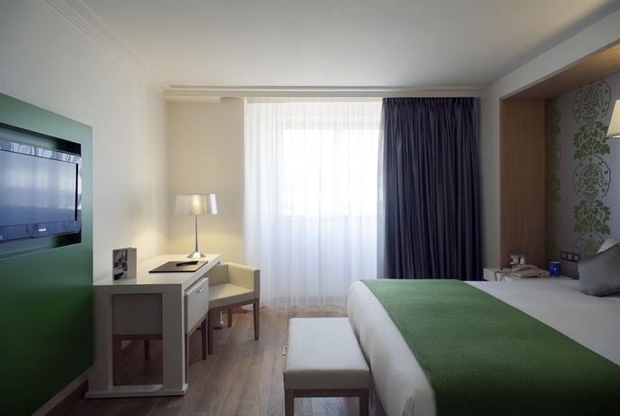 Imagen de la habitación del Hotel Nh Nice. Foto 6