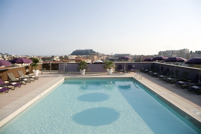 Imagen de la piscina del Hotel Nh Nice. Foto 15