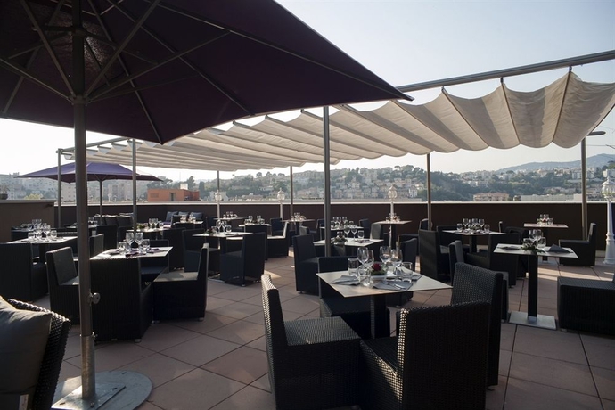 Imagen del bar/restaurante del Hotel Nh Nice. Foto 4