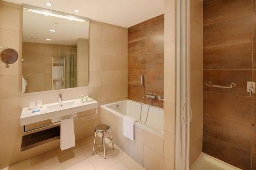 Imagen de la habitación del Hotel Nh Orio Al Serio. Foto 16