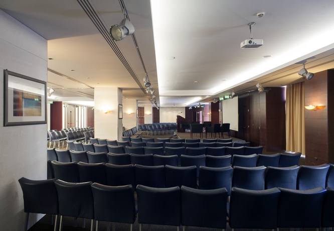 Imagen de los interiores del Hotel Nh Palermo. Foto 10