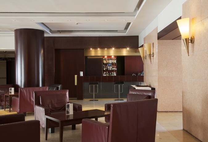 Imagen del bar/restaurante del Hotel Nh Palermo. Foto 5