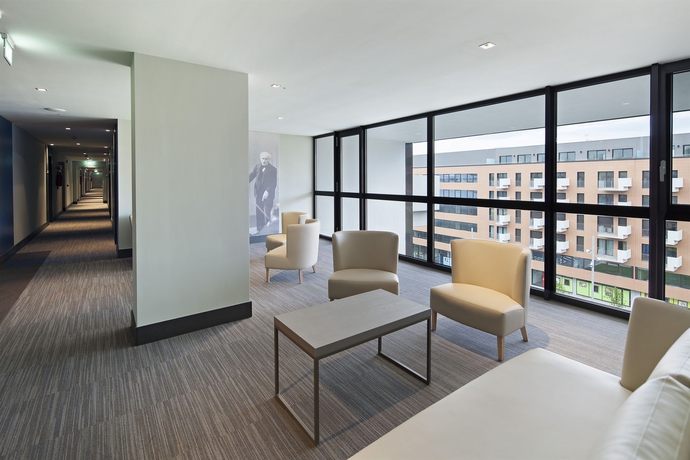 Imagen de los interiores del Hotel Nh Parma. Foto 13