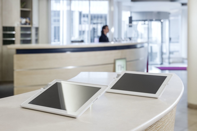 Imagen de los interiores del Hotel Nh Potsdam. Foto 16