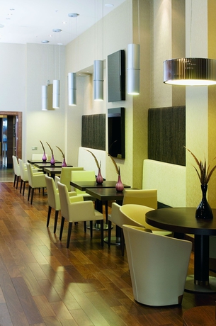 Imagen del bar/restaurante del Hotel Nh Poznan. Foto 5