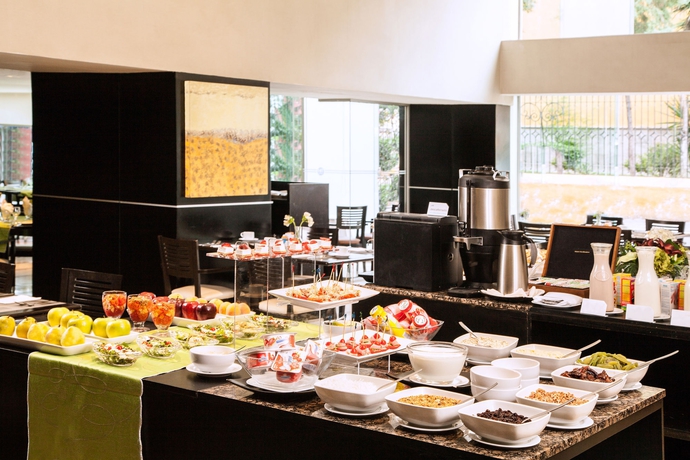 Imagen del bar/restaurante del Hotel Nh Puebla Centro Histórico. Foto 4