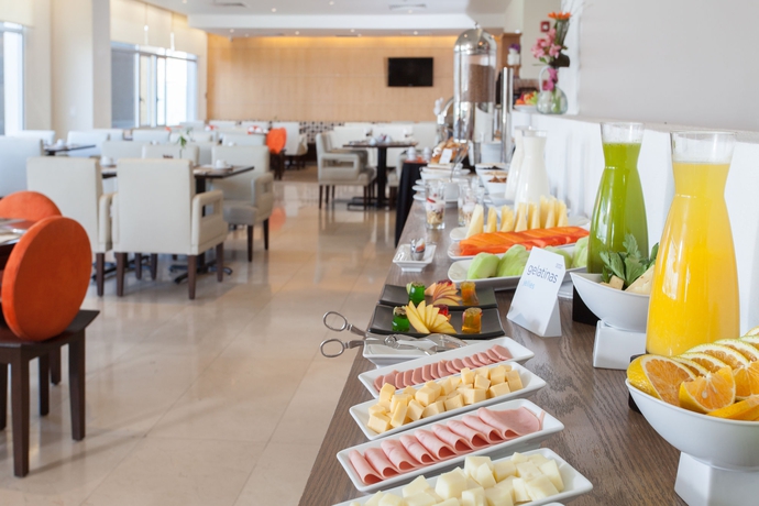 Imagen del bar/restaurante del Hotel Nh Queretaro. Foto 6