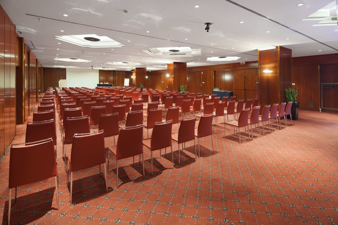 Imagen de los interiores del Hotel Nh Roma Villa Carpegna. Foto 10