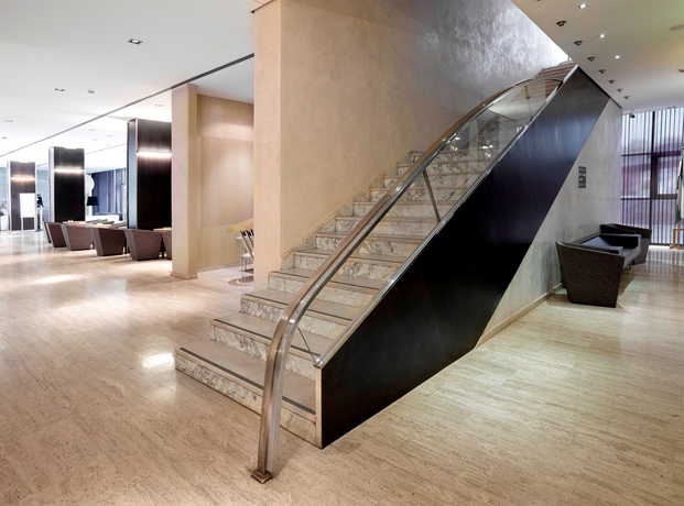 Imagen de los interiores del Hotel Nh Sevilla Plaza De Armas. Foto 10