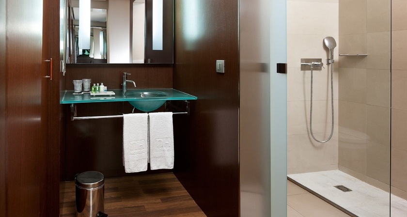 Imagen de la habitación del Hotel Nh Sevilla Plaza De Armas. Foto 8