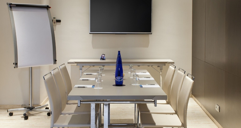 Imagen de los interiores del Hotel Nh Sevilla Plaza De Armas. Foto 11