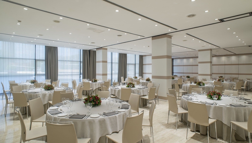 Imagen de los interiores del Hotel Nh Sevilla Plaza De Armas. Foto 13