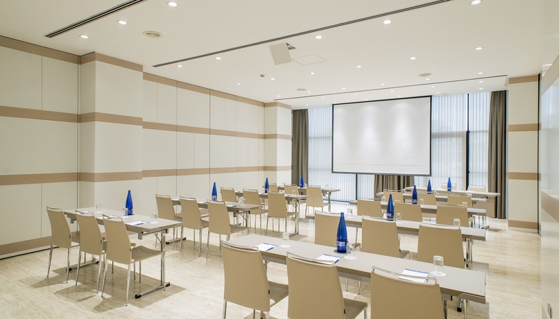 Imagen de los interiores del Hotel Nh Sevilla Plaza De Armas. Foto 14