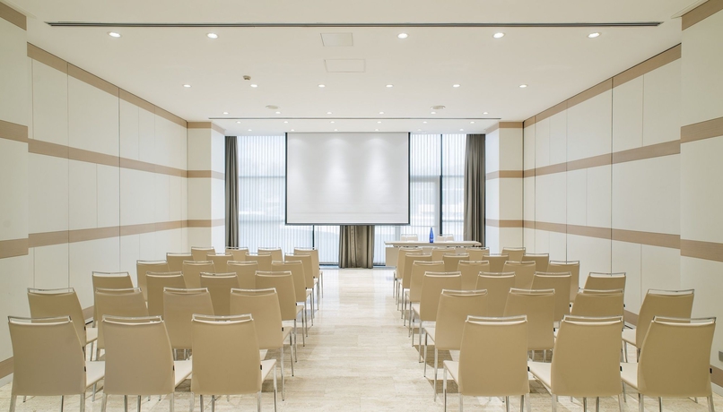 Imagen de los interiores del Hotel Nh Sevilla Plaza De Armas. Foto 15