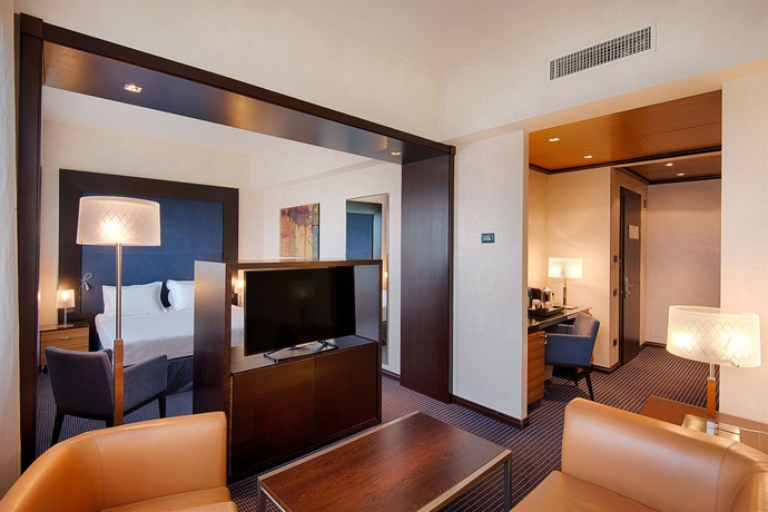 Imagen de la habitación del Hotel Nh Siena. Foto 5