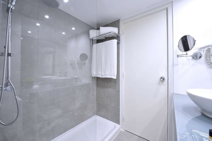 Imagen de la habitación del Hotel Nh Sintra Centro. Foto 12