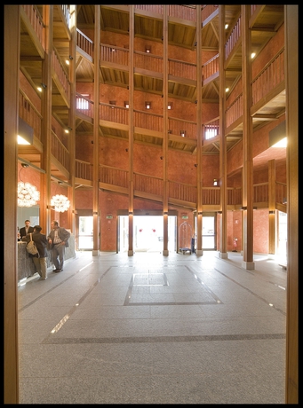 Imagen de los interiores del Hotel Nh Torino Santo Stefano. Foto 13