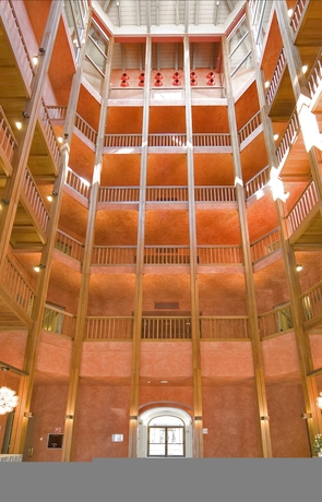 Imagen de los interiores del Hotel Nh Torino Santo Stefano. Foto 14