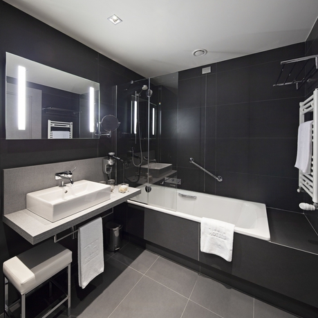 Imagen de la habitación del Hotel Nh Trento. Foto 13