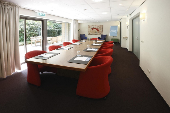 Imagen de los interiores del Hotel Nh Veluwe Sparrenhorst. Foto 11