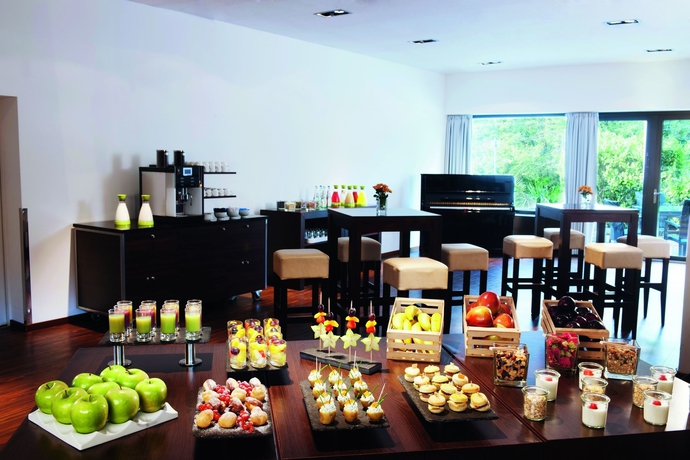 Imagen del bar/restaurante del Hotel Nh Wiesbaden. Foto 3