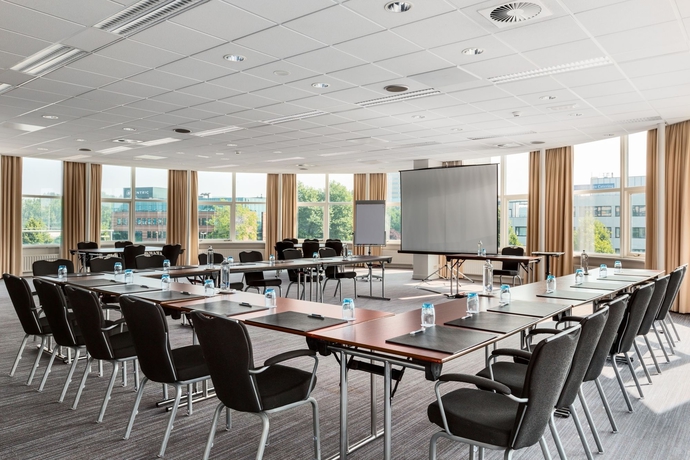 Imagen de los interiores del Hotel Nh Zoetermeer. Foto 16