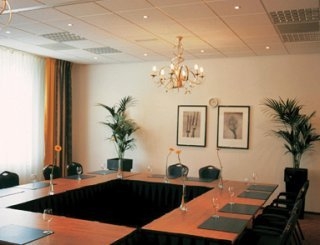 Imagen de los interiores del Hotel Nh Zuid Limburg. Foto 8