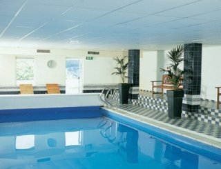 Imagen de la piscina del Hotel Nh Zuid Limburg. Foto 9
