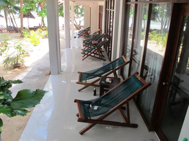 Imagen de la habitación del Hotel Nhat Lan Resort. Foto 4