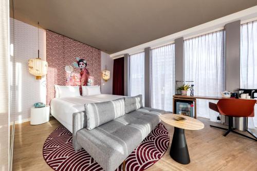 Imagen de la habitación del Hotel Nhow Amsterdam RAI. Foto 11