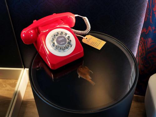 Imagen de la habitación del Hotel Nhow Amsterdam RAI. Foto 14