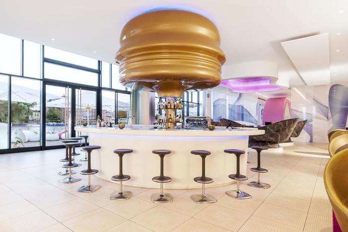 Imagen del bar/restaurante del Hotel Nhow Berlin. Foto 2