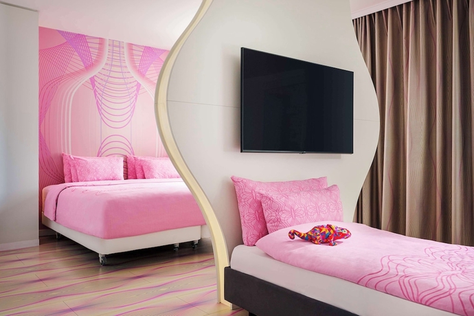 Imagen de la habitación del Hotel Nhow Berlin. Foto 2