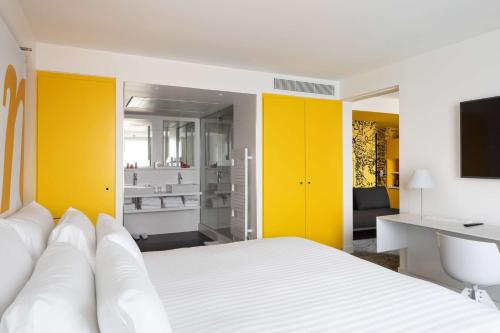 Imagen de la habitación del Hotel Nhow Marseille. Foto 15
