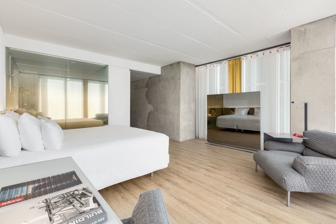 Imagen de la habitación del Hotel Nhow Rotterdam. Foto 10