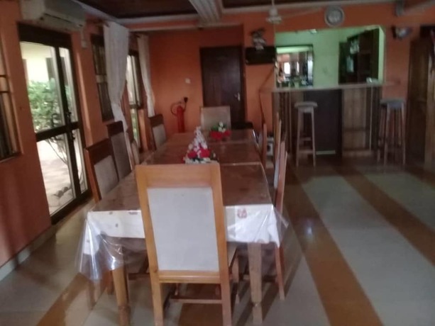Imagen del bar/restaurante del Hotel Nhyira. Foto 3
