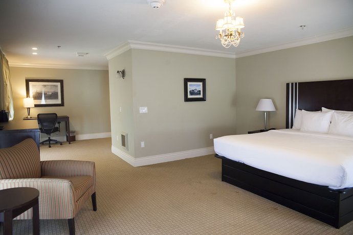 Imagen de la habitación del Hotel Niagara Crossing Hotel and Spa. Foto 5