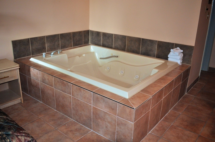 Imagen de la habitación del Hotel Niagara Falls Courtside Inn. Foto 9