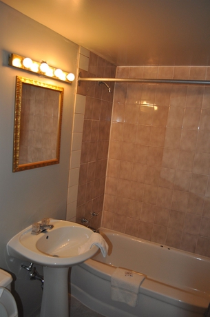 Imagen de la habitación del Hotel Niagara Falls Courtside Inn. Foto 10