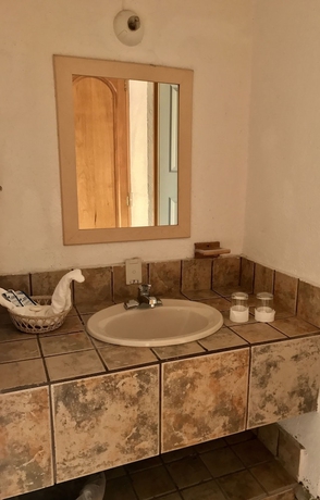 Imagen de la habitación del Hotel Nican Mo Calli. Foto 12